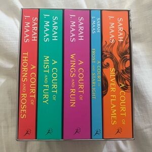 A Court of Thorns and Roses Box Set